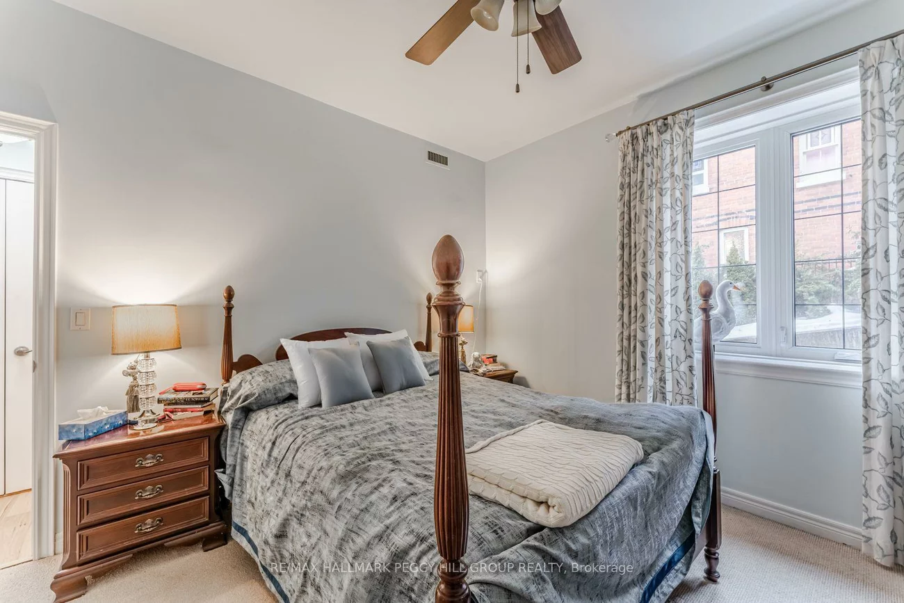 200, Collier, Codrington, Barrie