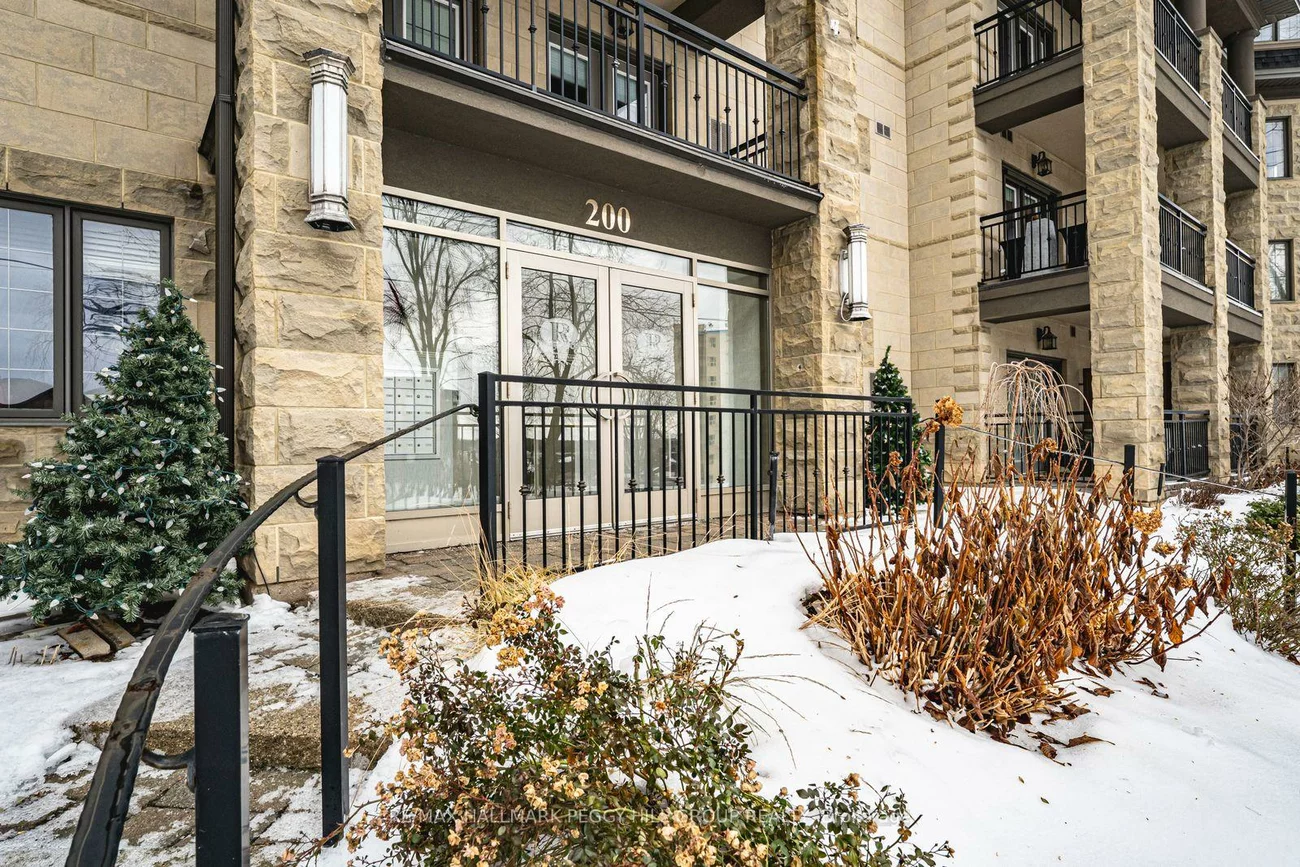 200, Collier, Codrington, Barrie