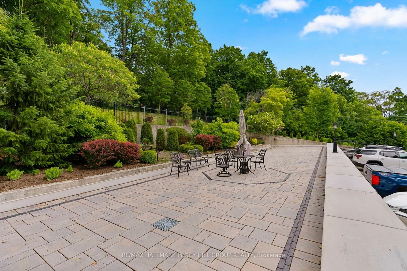 200, Collier, Codrington, Barrie