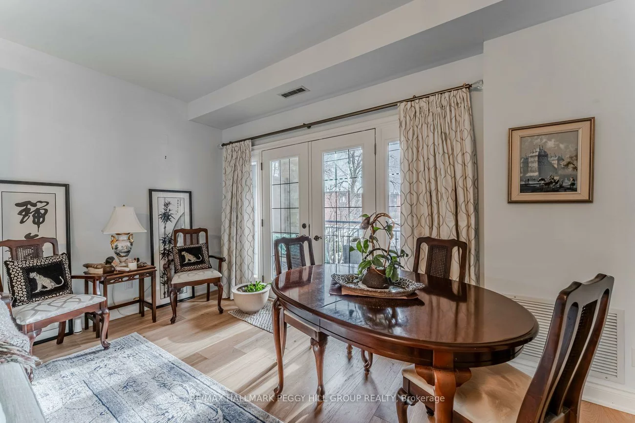 200, Collier, Codrington, Barrie