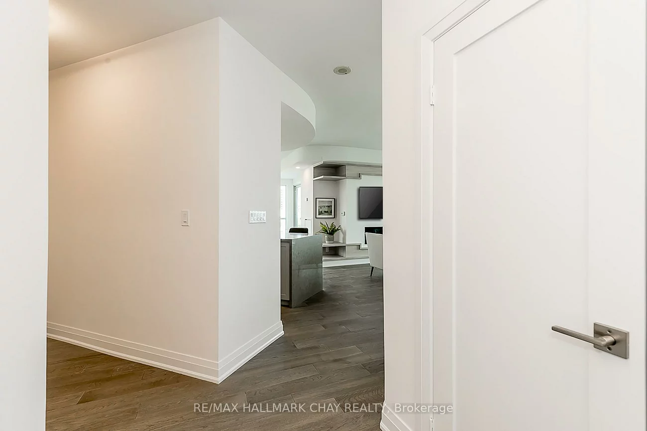 2, Toronto, City Centre, Barrie