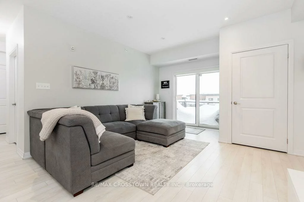 304, ESSA, 400 West, Barrie