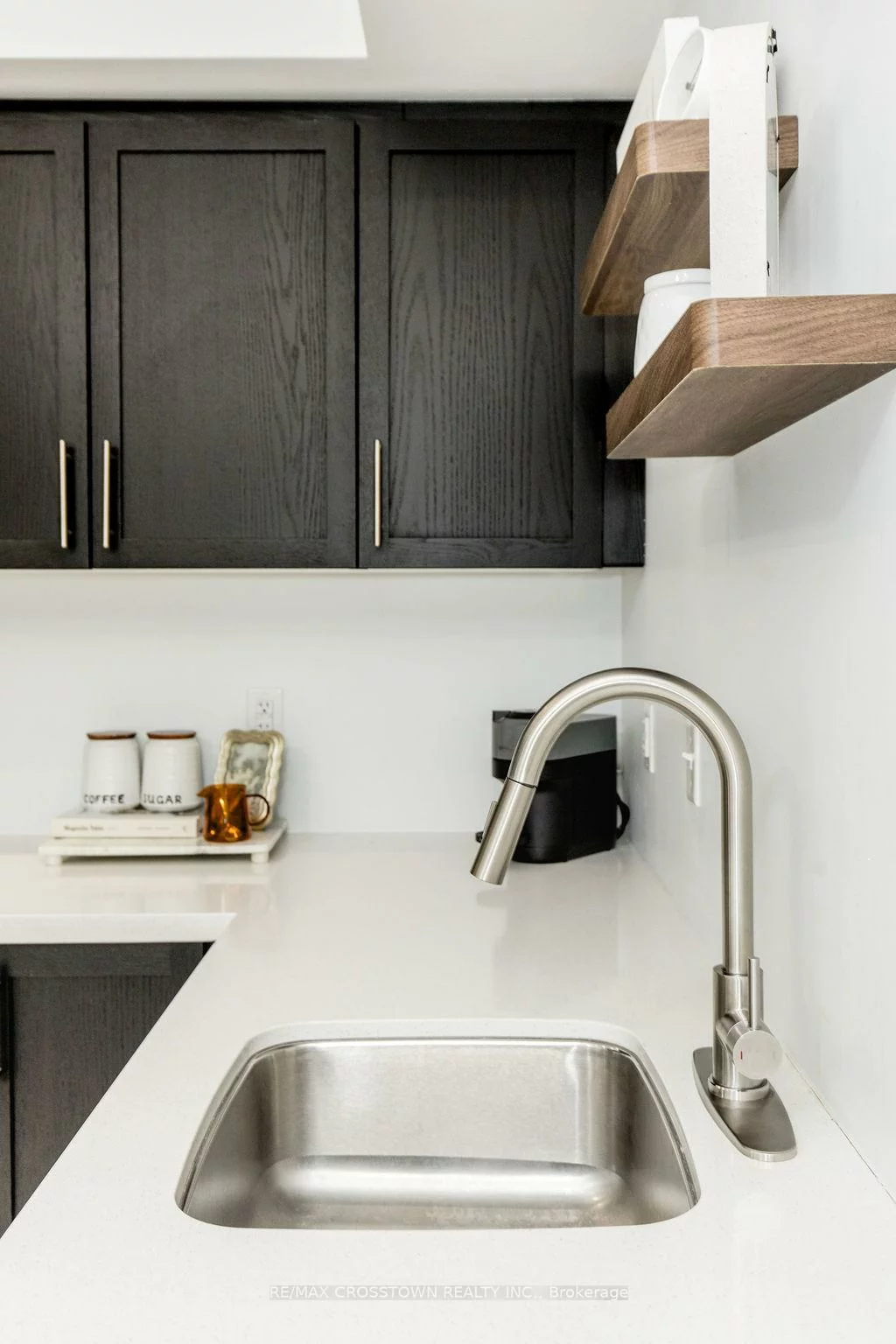 304, ESSA, 400 West, Barrie