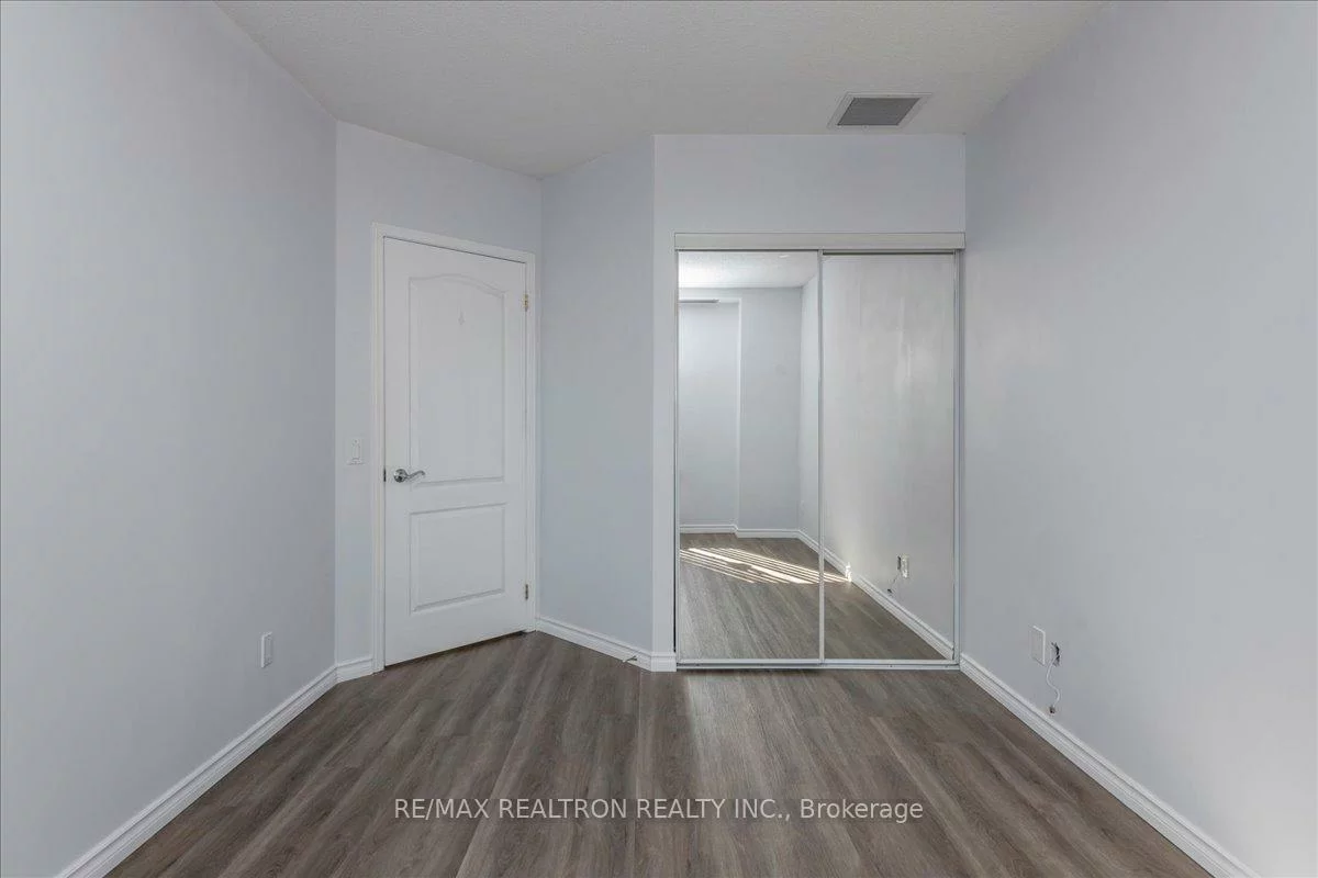 74, Ross, Queen's Park, Barrie