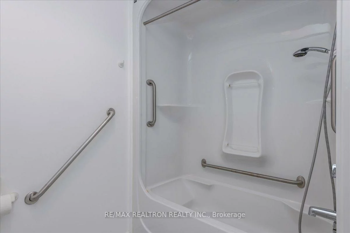 74, Ross, Queen's Park, Barrie