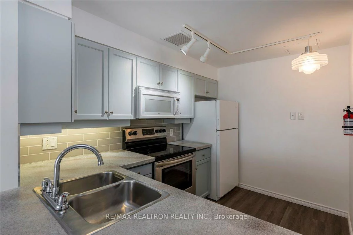 74, Ross, Queen's Park, Barrie