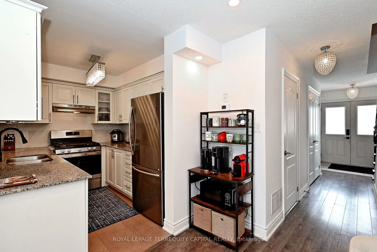 31, Madelaine, Painswick South, Barrie