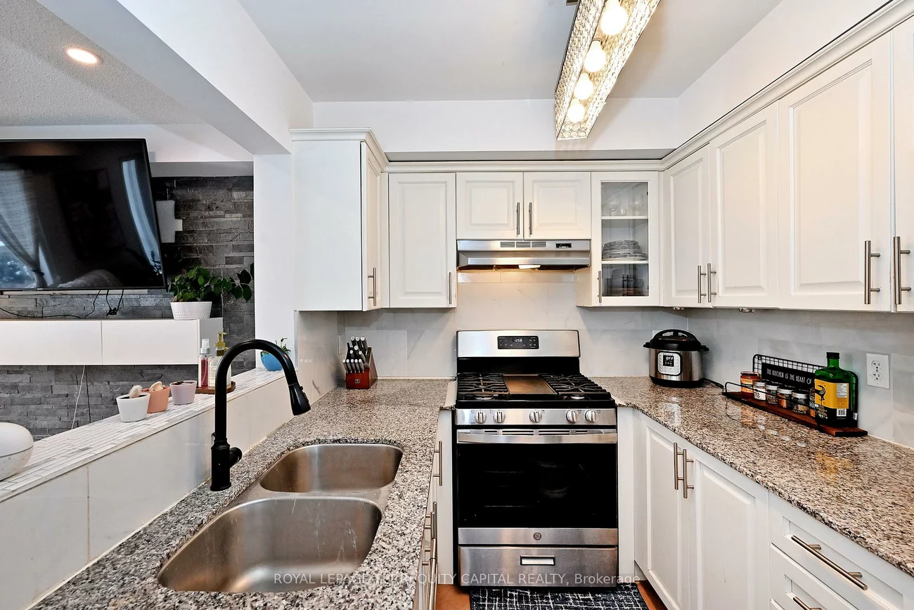 31, Madelaine, Painswick South, Barrie