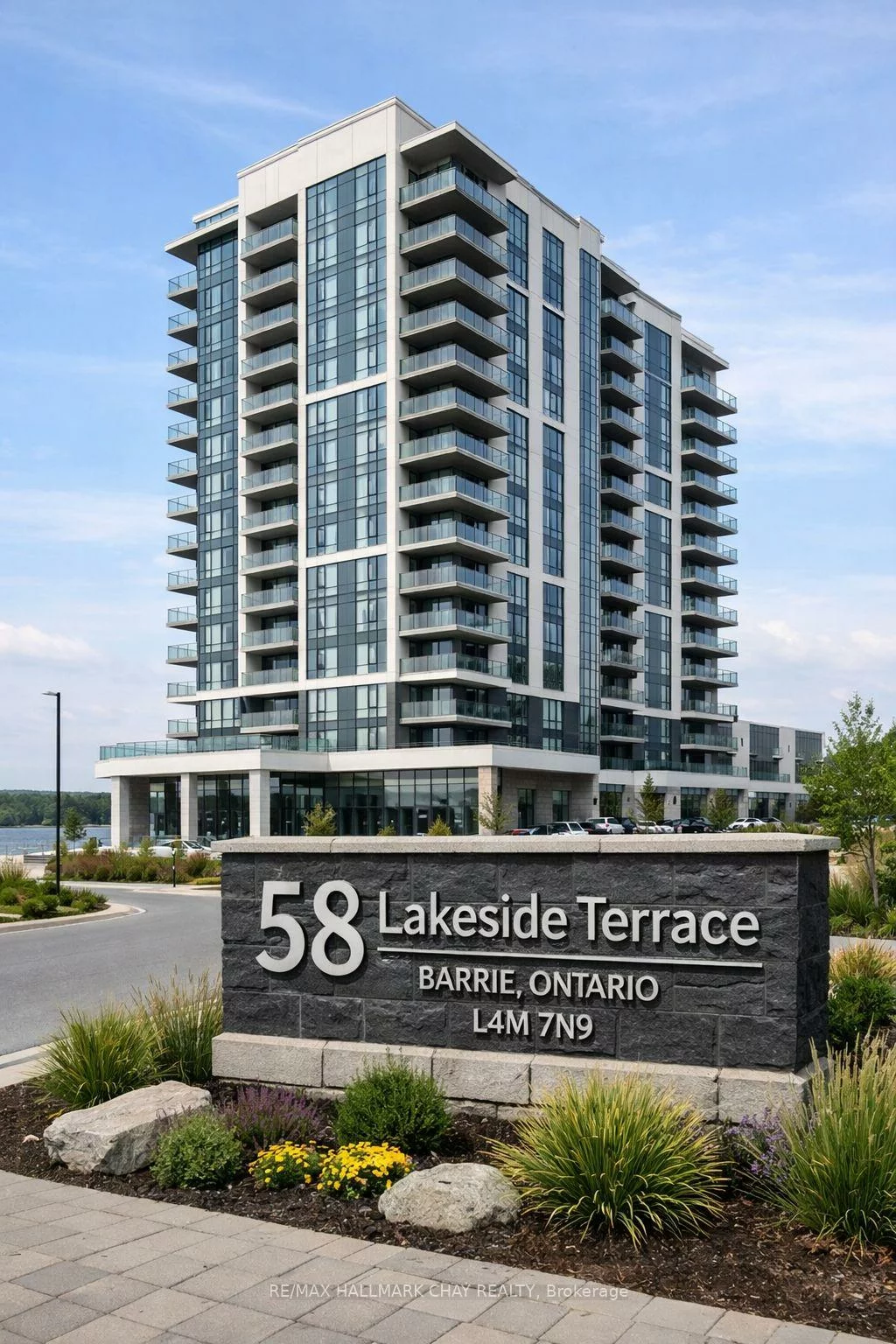 58, LAKESIDE, Little Lake, Barrie