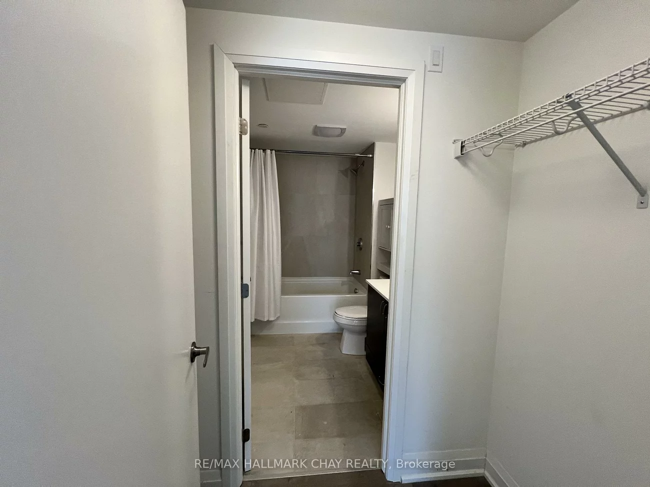 58, LAKESIDE, Little Lake, Barrie