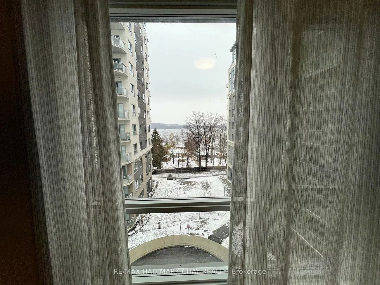 58, LAKESIDE, Little Lake, Barrie