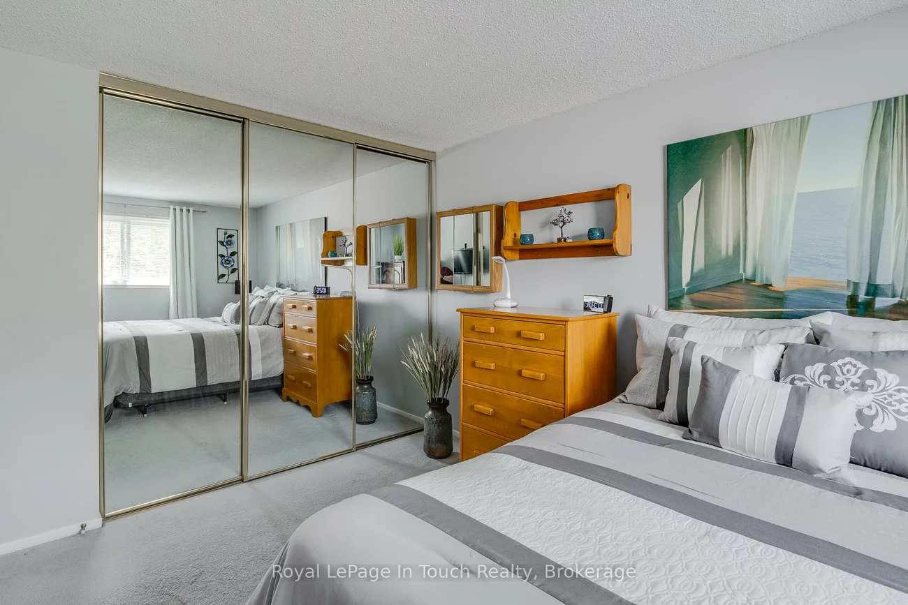 233, Innisfil, Allandale Centre, Barrie