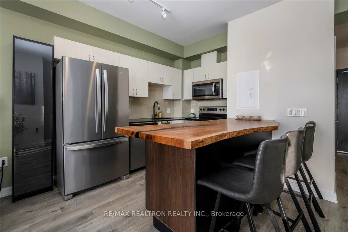 430, Essa, Holly, Barrie