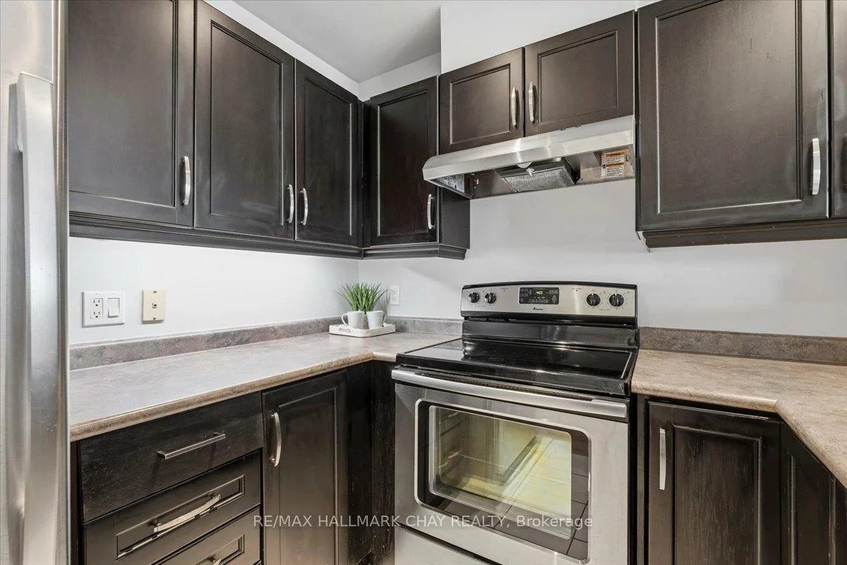 2, Toronto, City Centre, Barrie