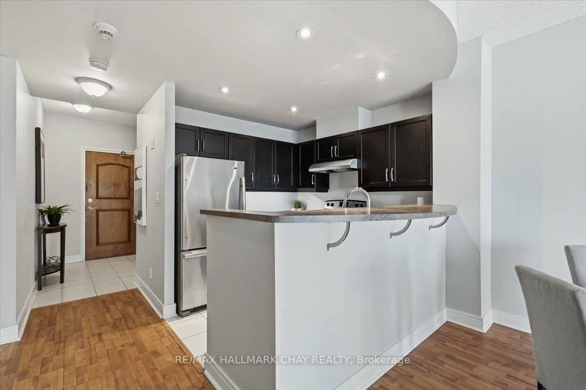 2, Toronto, City Centre, Barrie