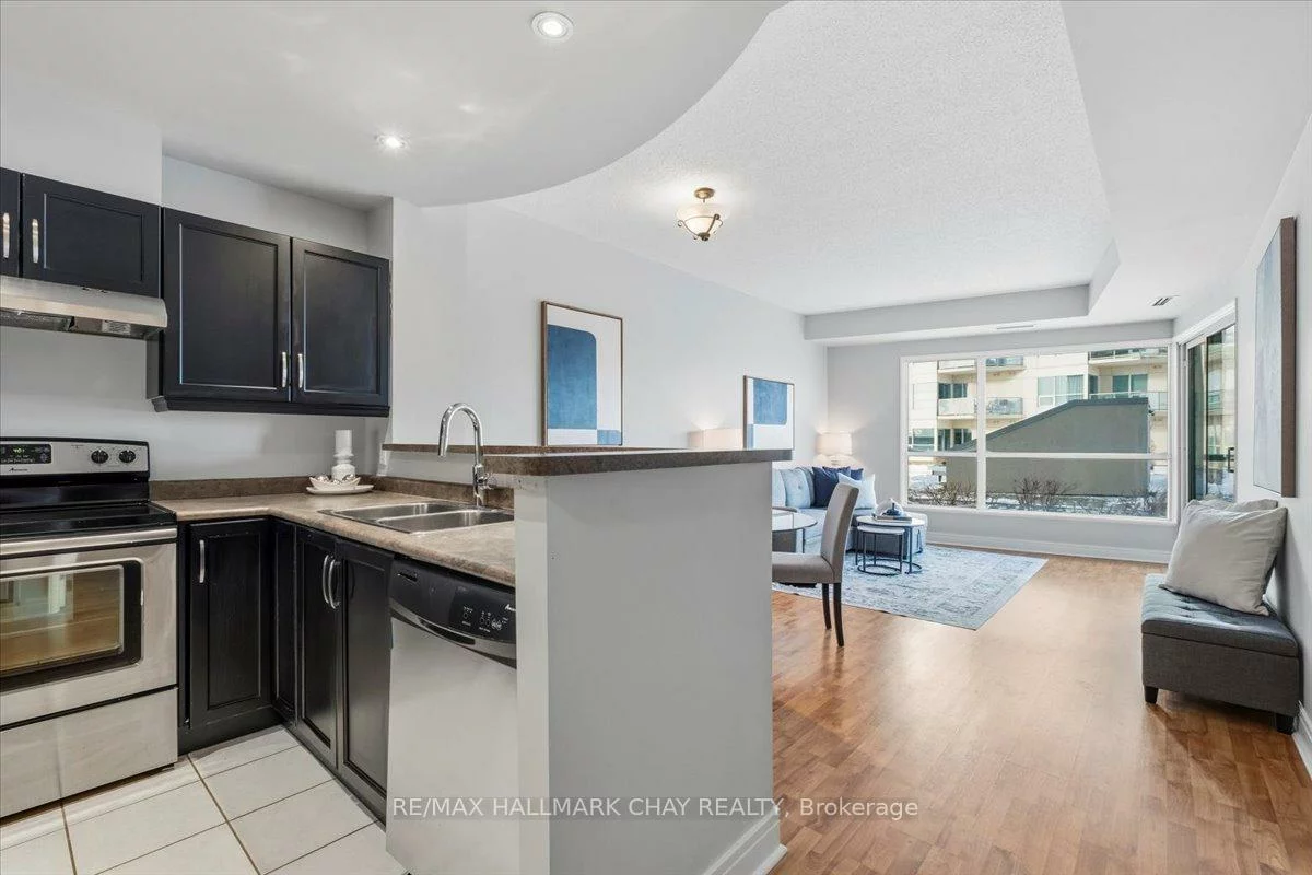 2, Toronto, City Centre, Barrie