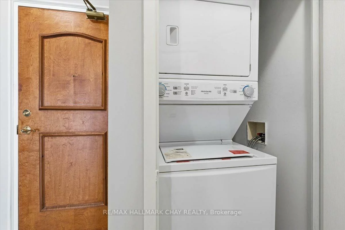 2, Toronto, City Centre, Barrie