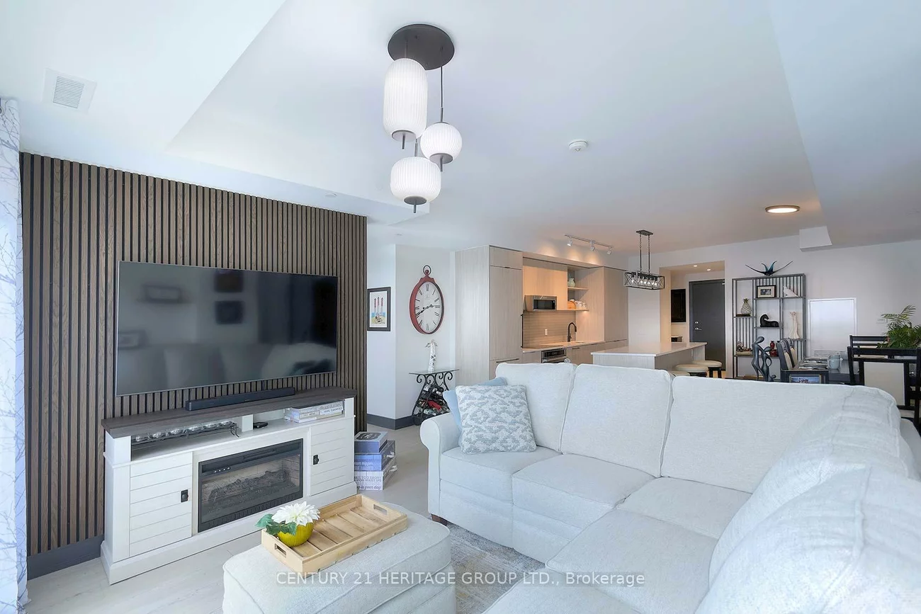 185, Dunlop, Lakeshore, Barrie