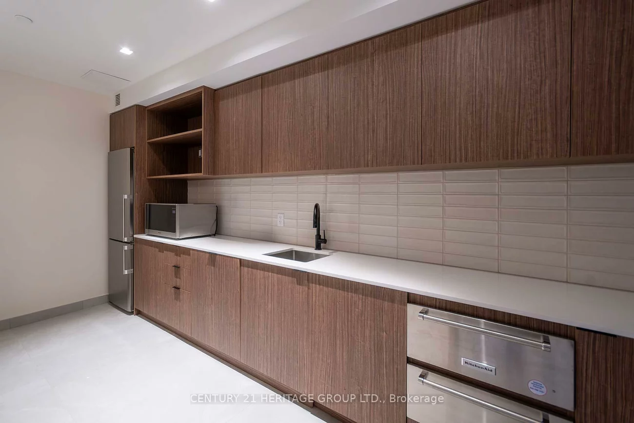 185, Dunlop, Lakeshore, Barrie