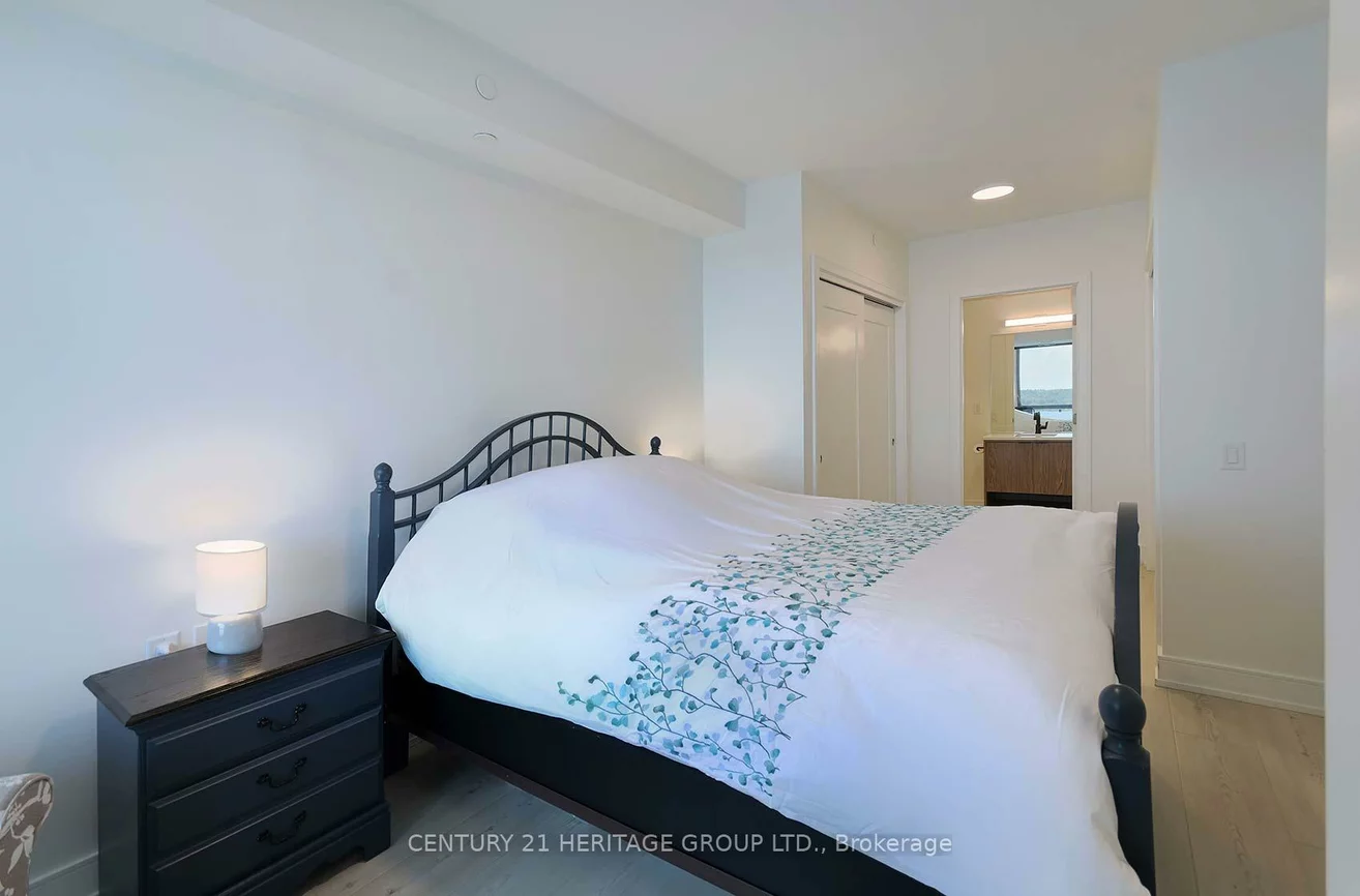 185, Dunlop, Lakeshore, Barrie