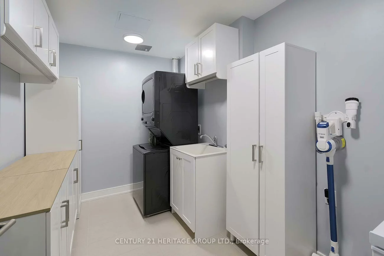 185, Dunlop, Lakeshore, Barrie