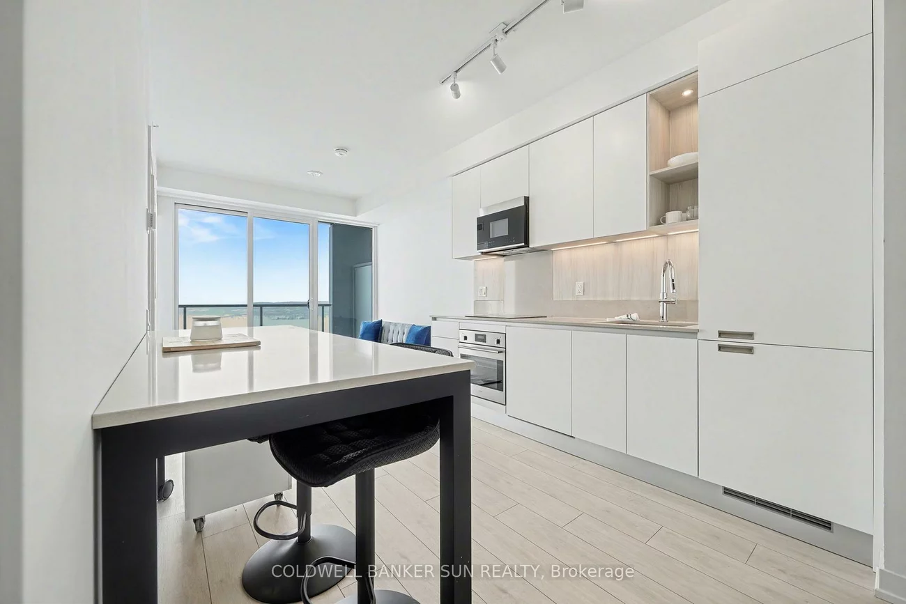 39, Mary, City Centre, Barrie