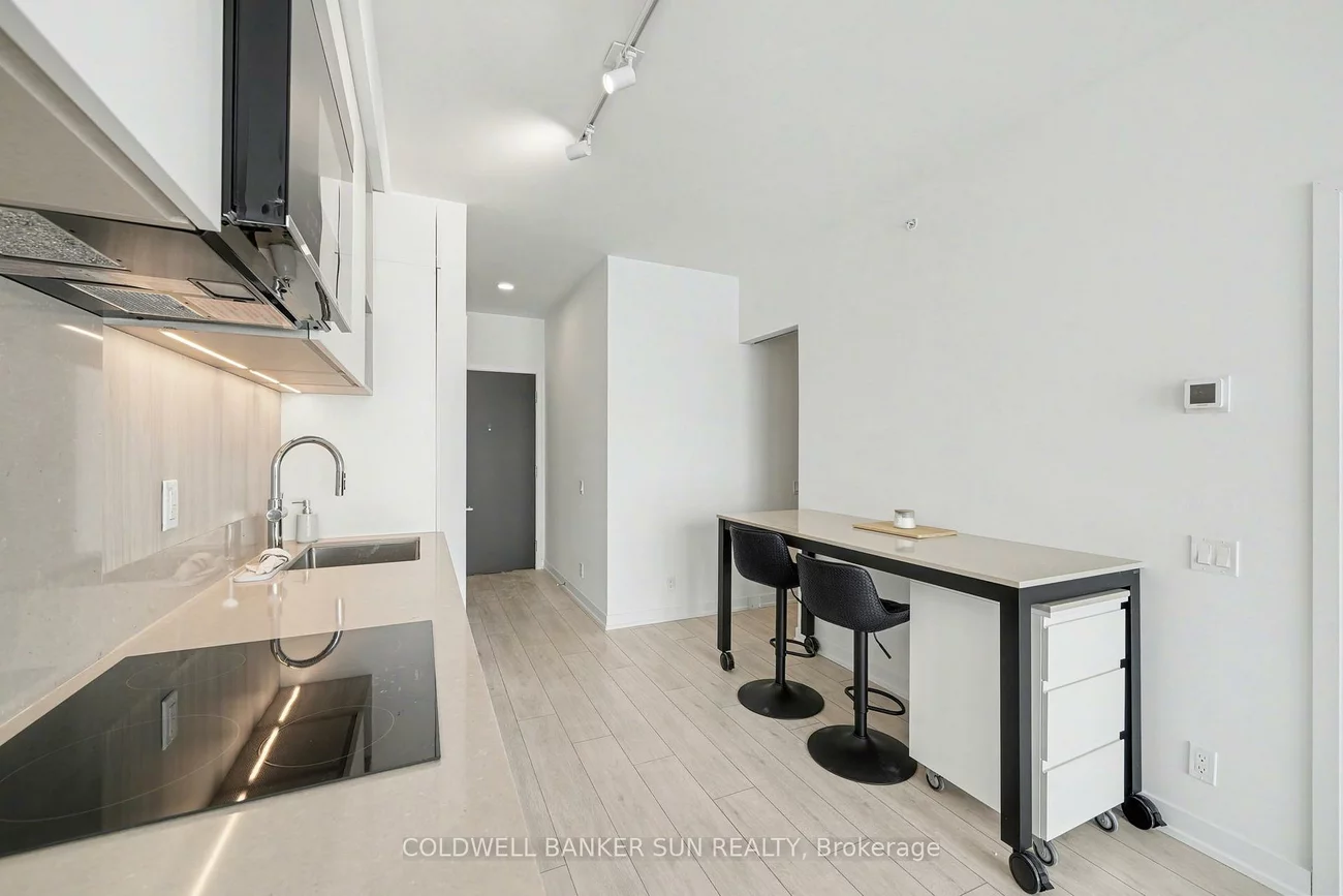 39, Mary, City Centre, Barrie