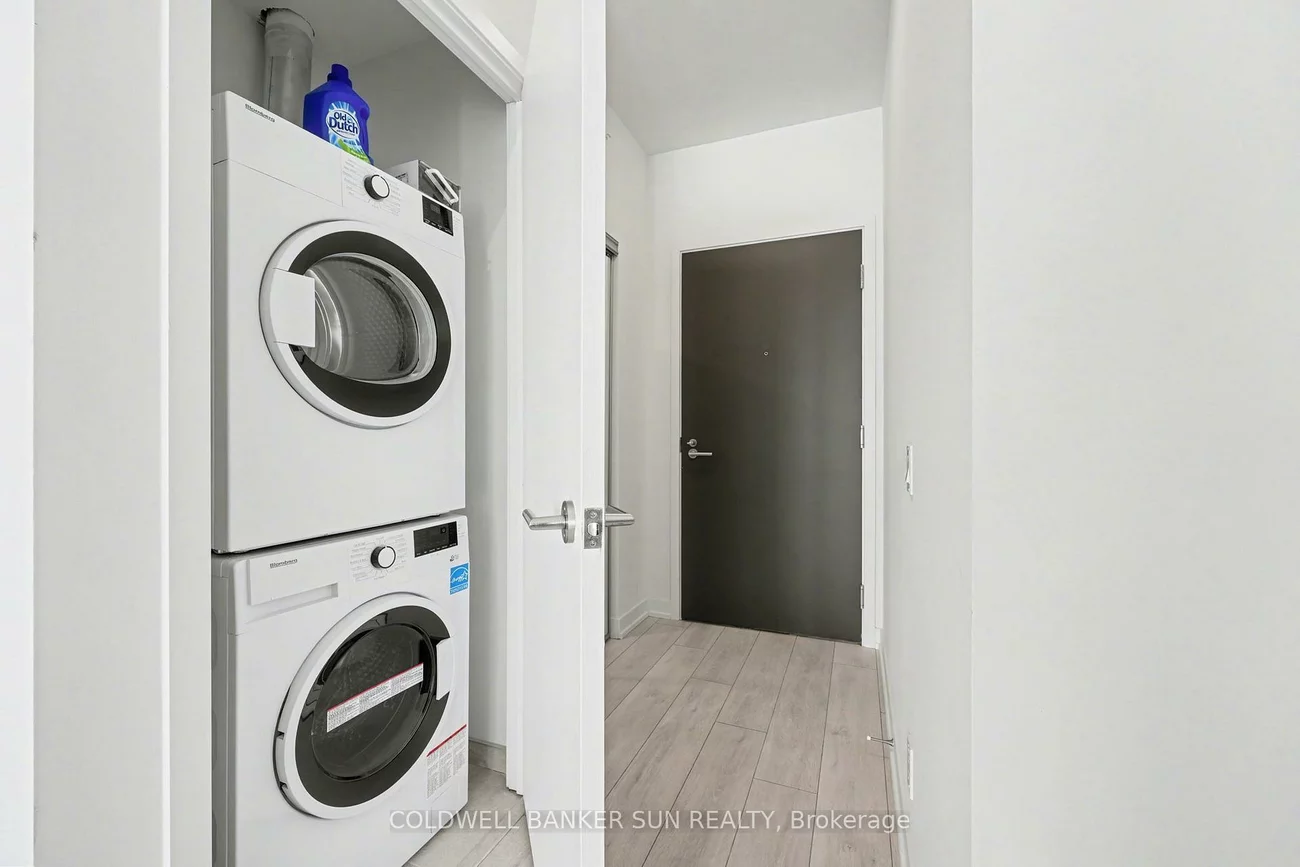 39, Mary, City Centre, Barrie