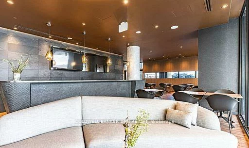 39, Mary, City Centre, Barrie