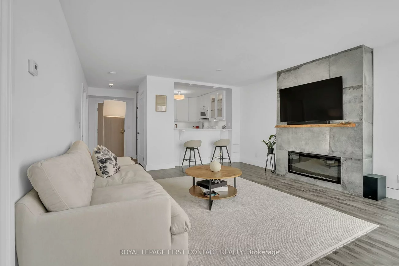 140, Dunlop, City Centre, Barrie