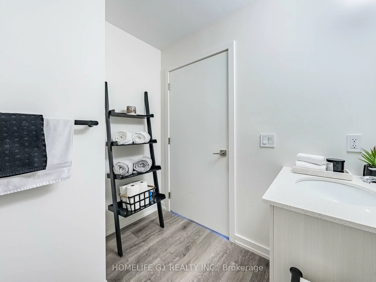 430, Essa, Holly, Barrie