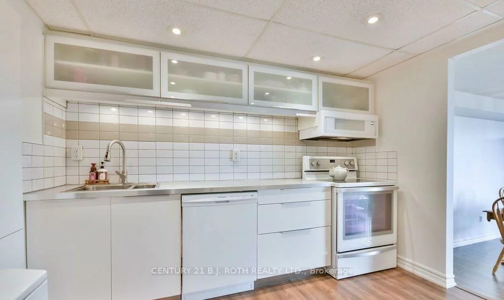 181, Collier, North Shore, Barrie