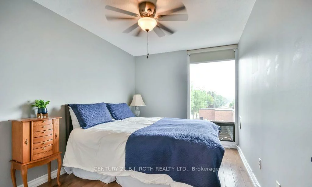 181, Collier, North Shore, Barrie