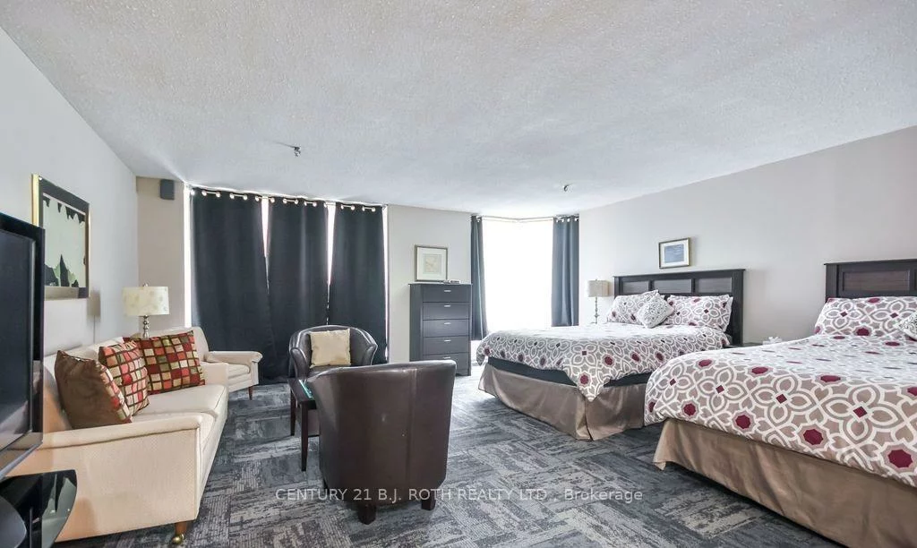 181, Collier, North Shore, Barrie