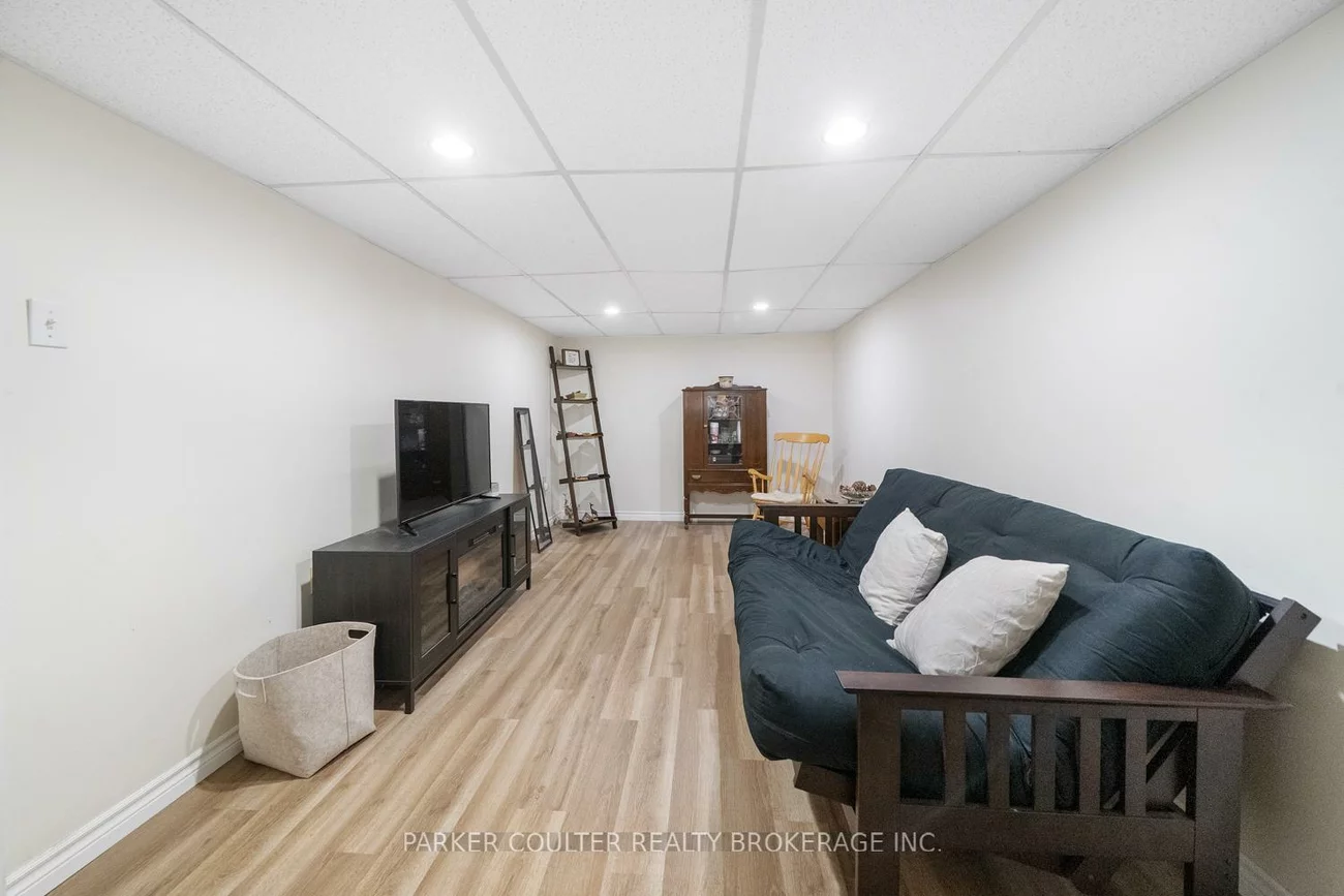 261, Rose, Wellington, Barrie