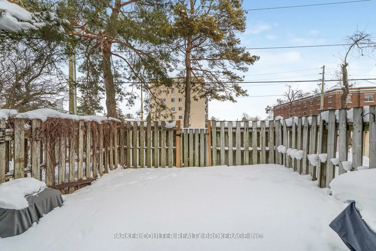 261, Rose, Wellington, Barrie