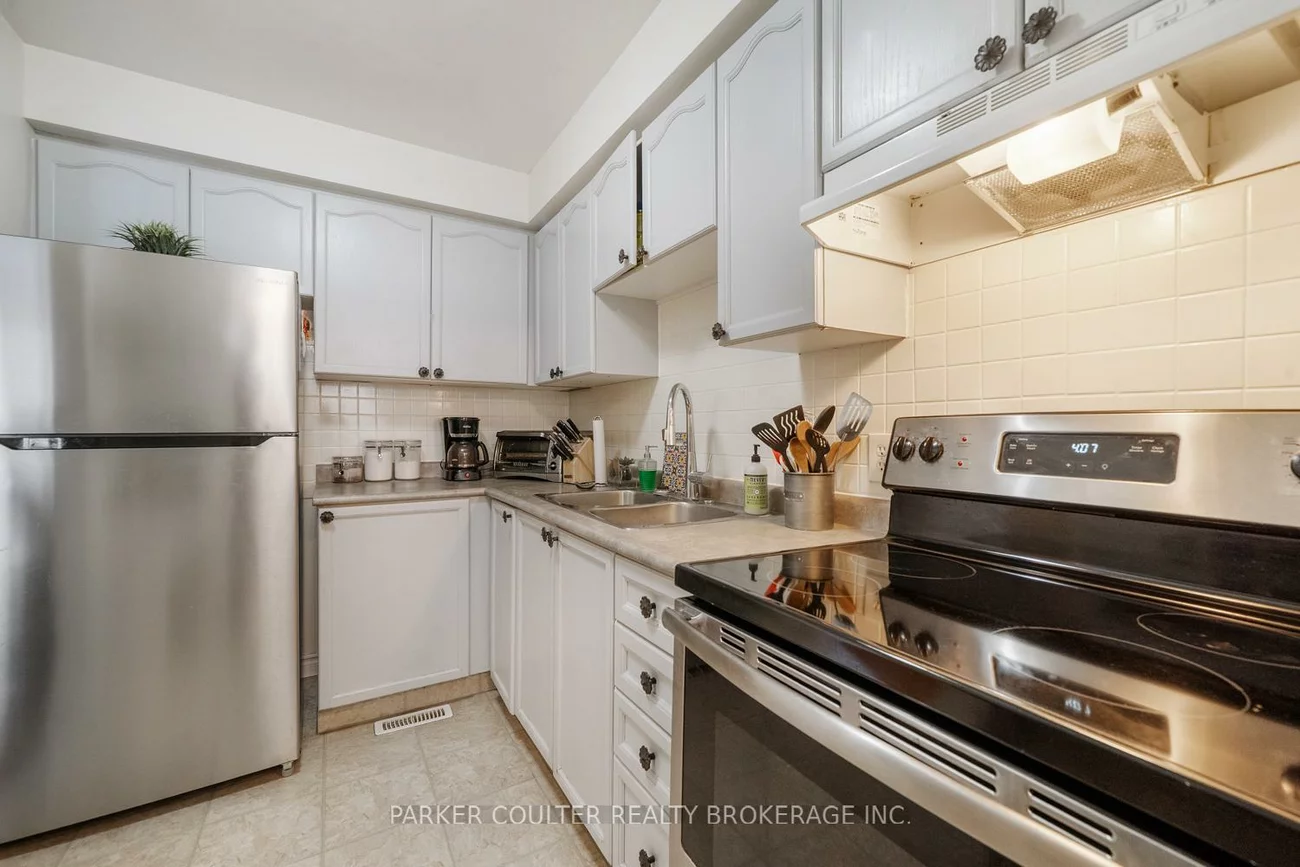 261, Rose, Wellington, Barrie