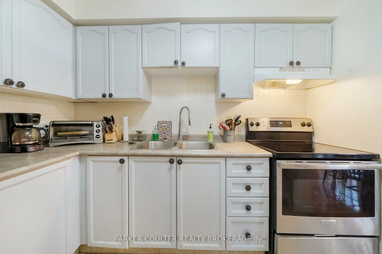 261, Rose, Wellington, Barrie