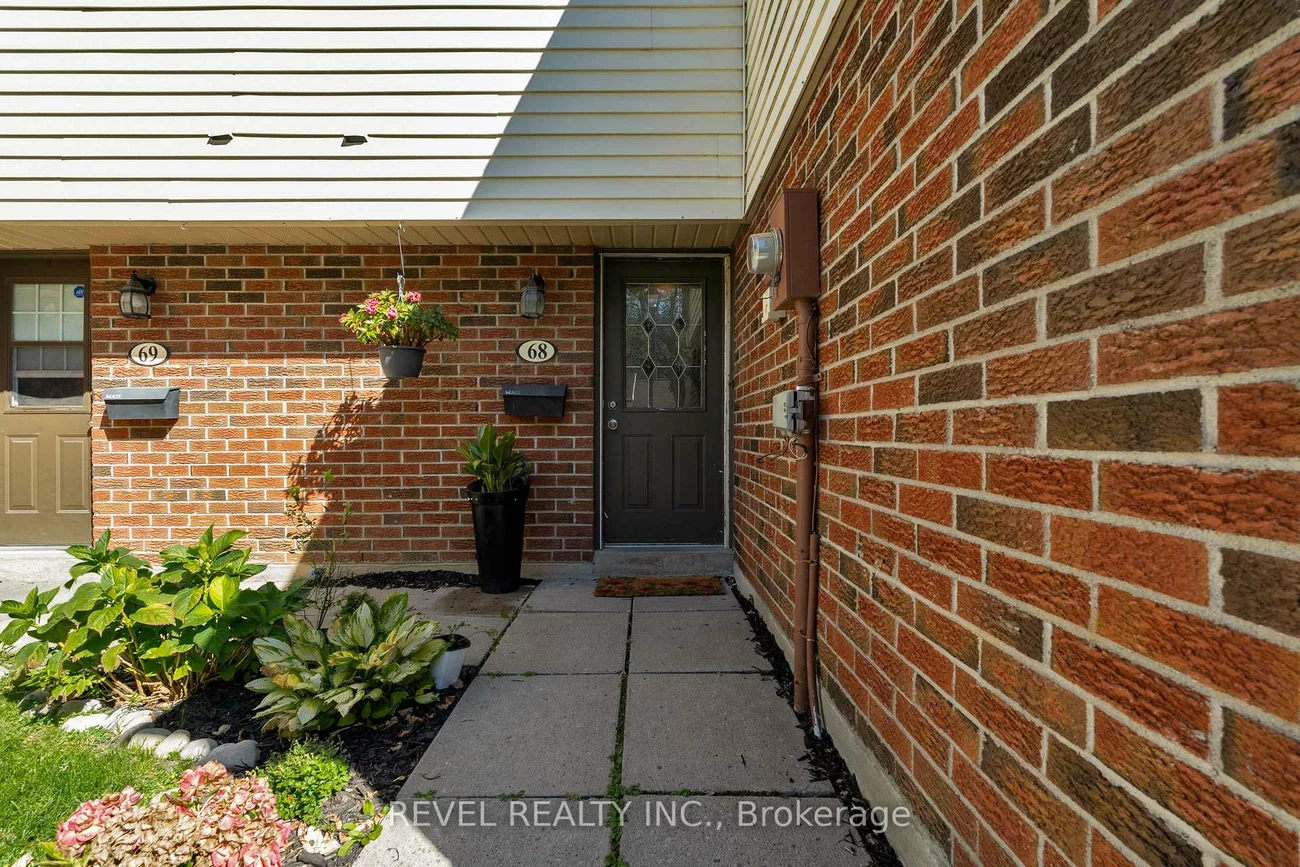 28, Donald, Queen's Park, Barrie