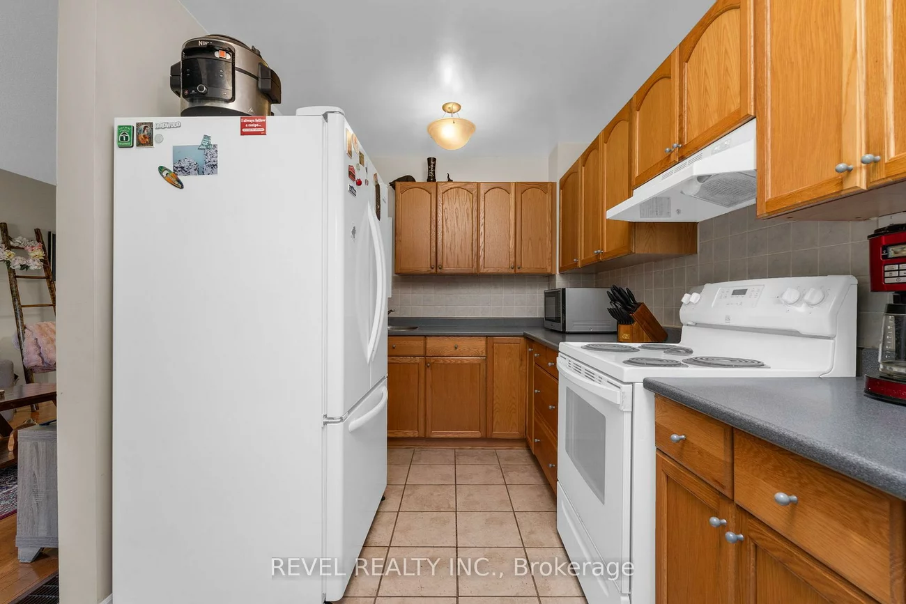 28, Donald, Queen's Park, Barrie