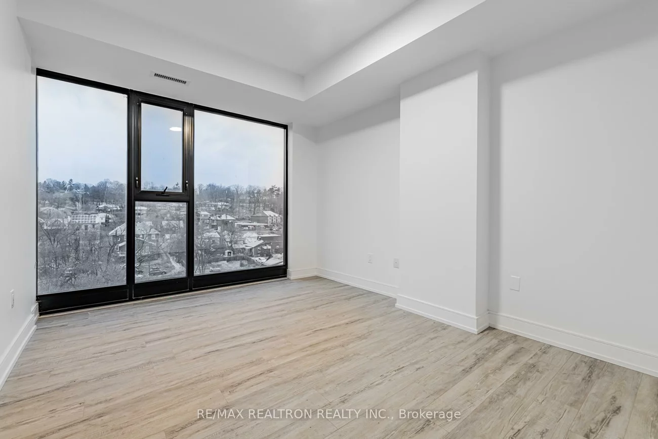 185, Dunlop, Lakeshore, Barrie