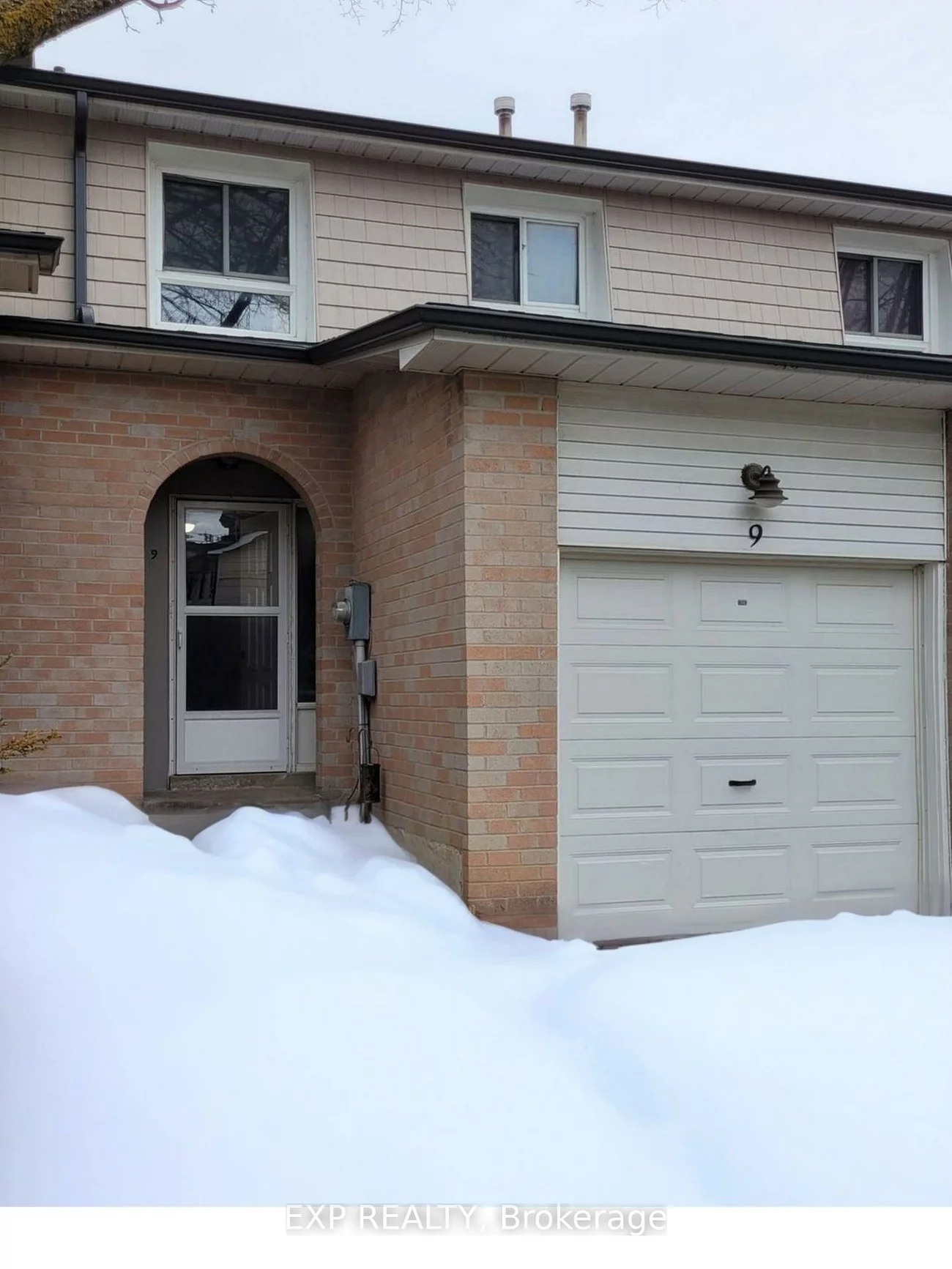 2, Bernick, Grove East, Barrie