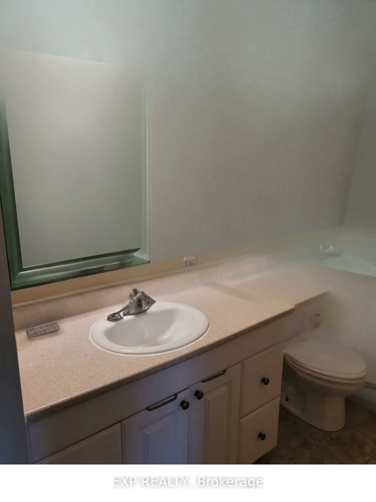 2, Bernick, Grove East, Barrie