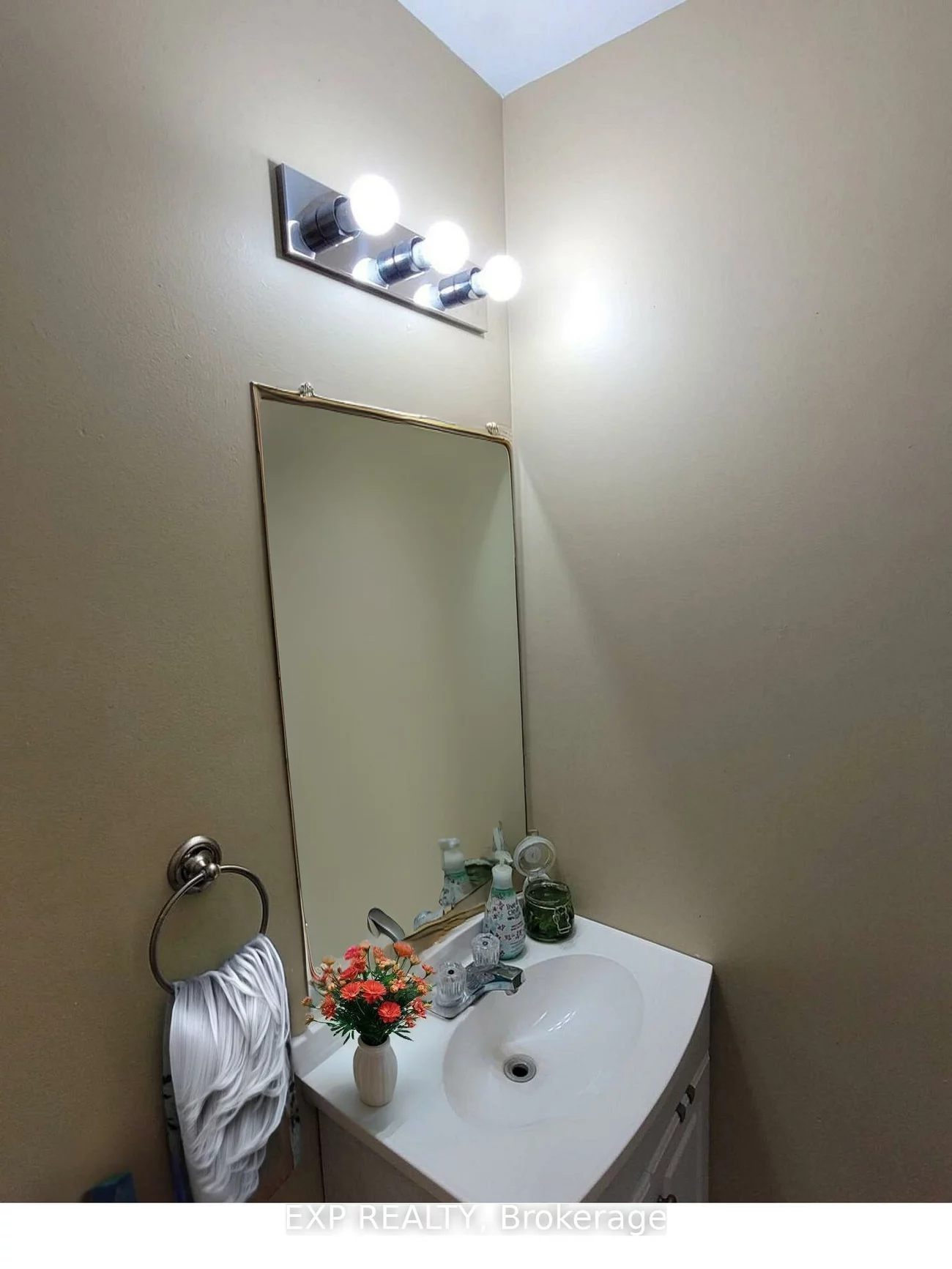 2, Bernick, Grove East, Barrie