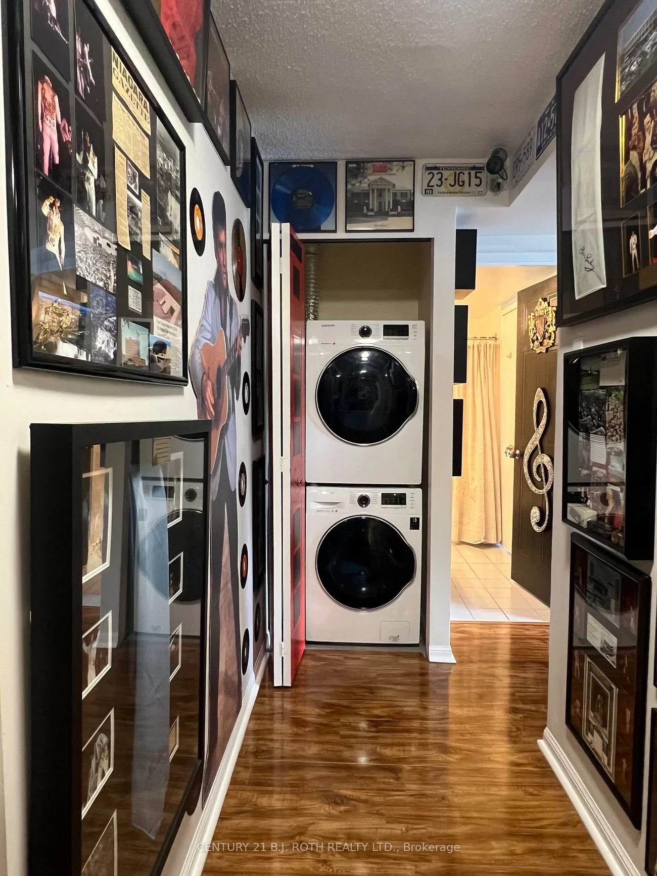 75, Ellen, City Centre, Barrie