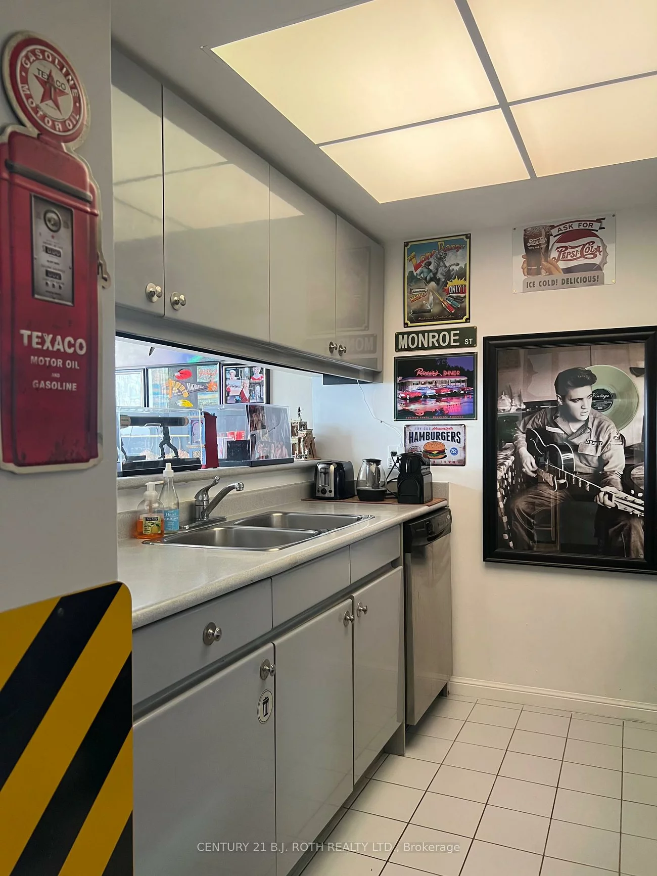 75, Ellen, City Centre, Barrie