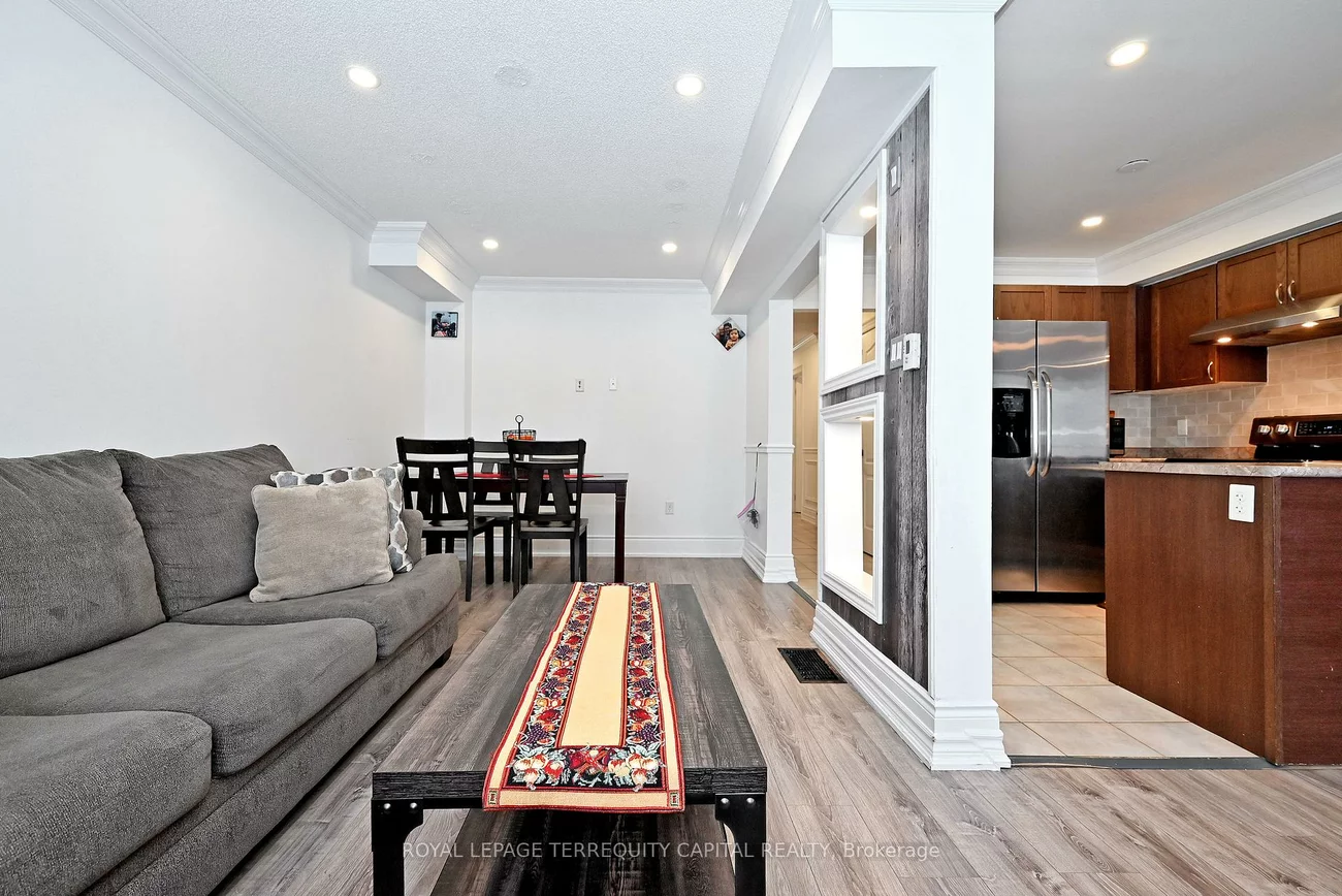 29, Madelaine, Painswick South, Barrie