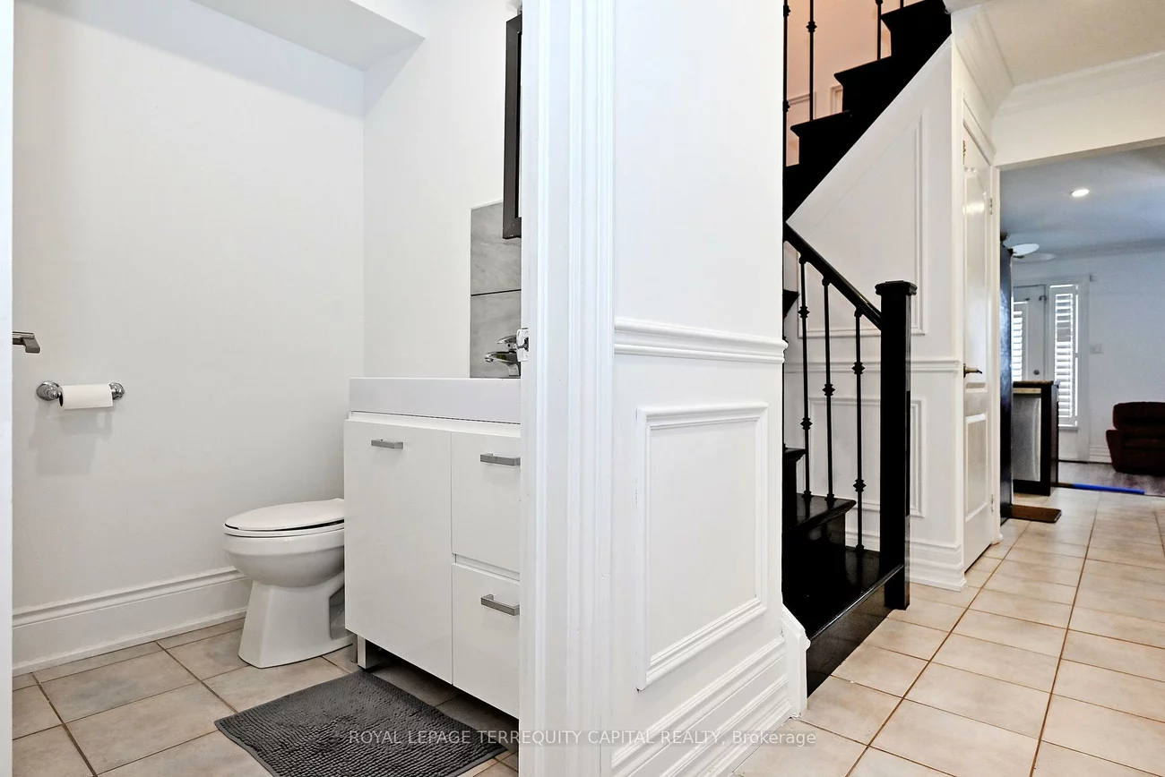 29, Madelaine, Painswick South, Barrie