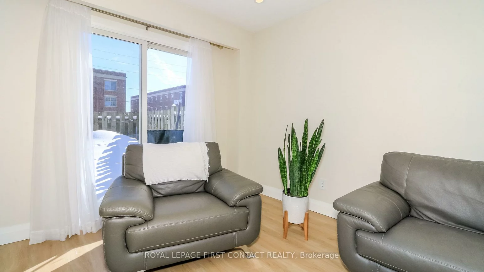 261, Rose, Wellington, Barrie