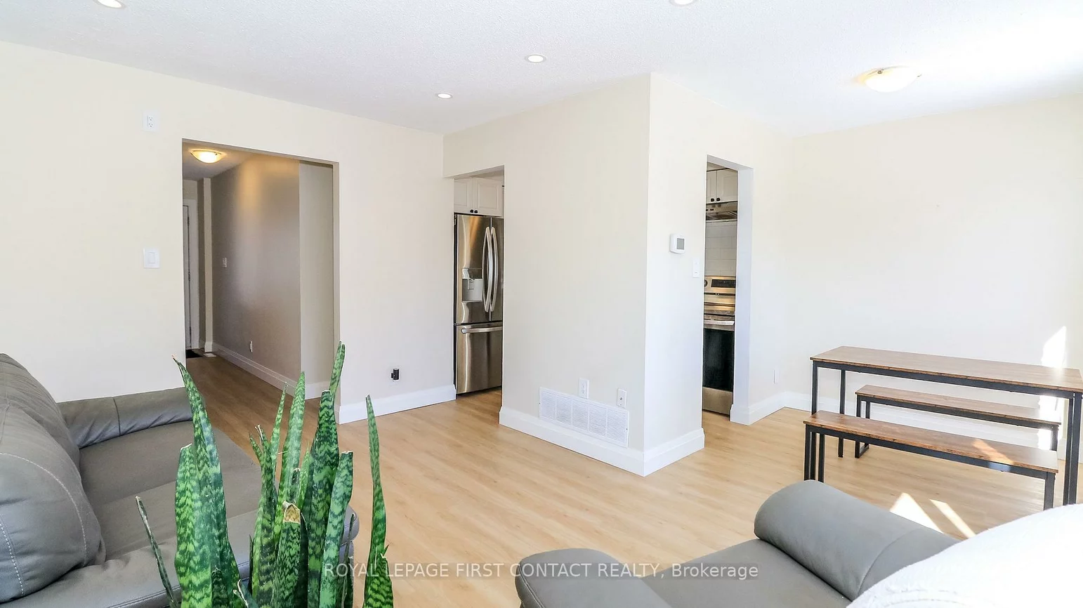 261, Rose, Wellington, Barrie